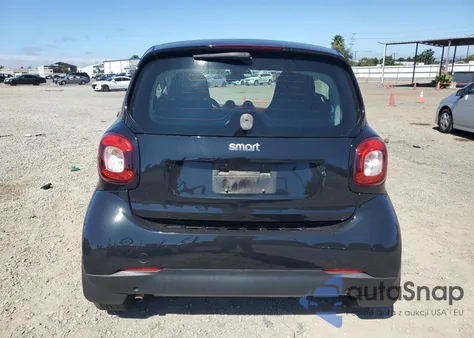 2016 Smart Fortwo z USA, uszkodzony, nr VIN WMEFJ5DAXGK067471